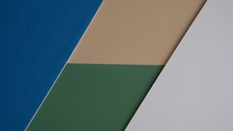 Dzięki powłoce Lignovit Terra-Color, opartej na naturalnych surowcach (> 76 %), drewno można pokryć pełnopowierzchniową warstwą w najróżniejszych, pięknych odcieniach. | © ADLER