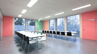 Niskoemisyjna, wolna od biocydów i produkowana z surowców odnawialnych: lazura do drewna Lignovit Terra. | © Bucher Architekt BSA
