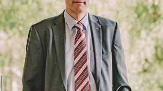 Dr Albert Rössler, kierownik działu badań i rozwoju oraz osoba odpowiedzialna za zrównoważony rozwój w firmie ADLER.