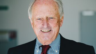 Inż. Günther Berghofer wieloletni Prezes Zarządu ADLER i przewodniczący Rady Nadzorczej Inż. Günther Berghofer wieloletni Prezes Zarządu ADLER i przewodniczący Rady Nadzorczej