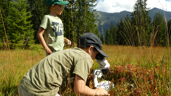 Dzięki wsparciu firmy ADLER możliwe jest dalsze rozszerzenie oferty edukacyjnej w zakresie ochrony środowiska i klimatu. | © Naturpark Karwendel / Anton Heufelder
